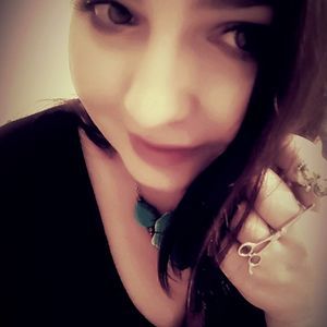 Meet your Posher, Caitlin