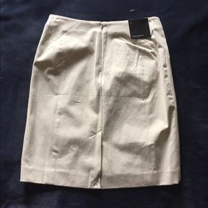 Banana Republic stretch khaki pencil skirt. Size 2