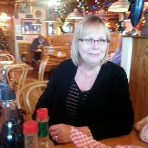 Meet your Posher, Carolyn