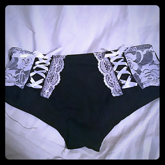 Wet seal boyshort black panties