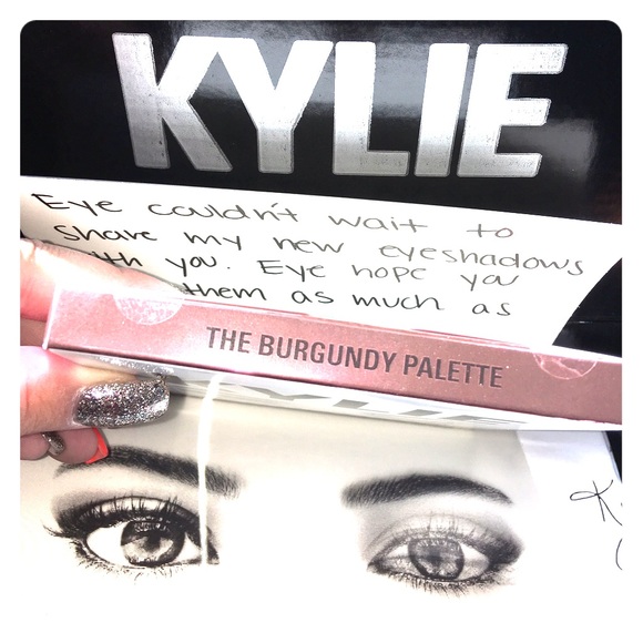 KYLIE JENNER BURGUNDY PALETTE