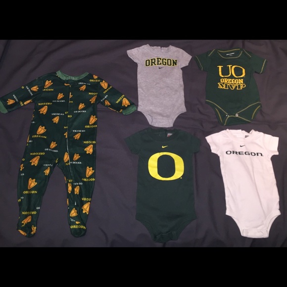 Oregon Duck Sleeper & Onesie Lot