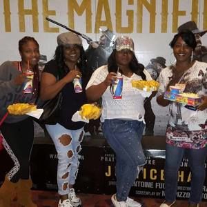 Meet your Posher, Crystal