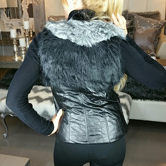 💋LAST ONE!!💋 Glamorous gray faux fur vest - Picture 3 of 4
