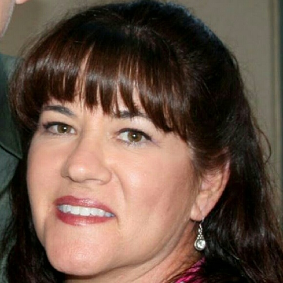 Meet your Posher, Shelli - Picture 1 of 1