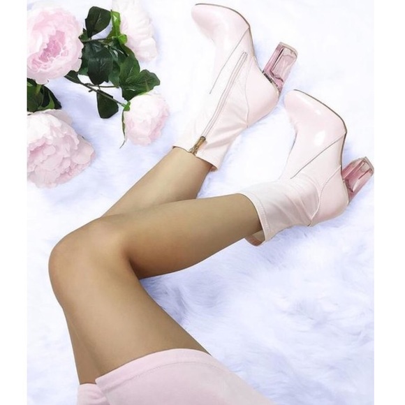 $10 SALE ENDS TONIGHT// LAST1// FAYE Perspex Boots - Picture 4 of 5