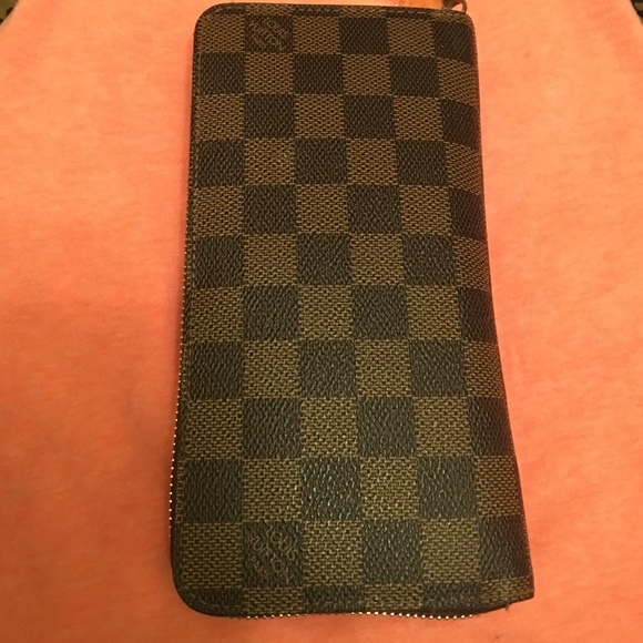 Like new Original Zippy wallet Damier NO TRADE