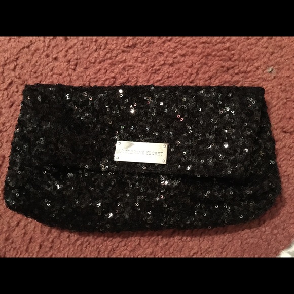 PINK Victoria's Secret Handbags - 🎉HP🎉Victoria secret sequined clutch