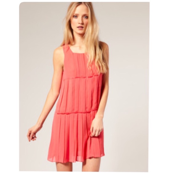 Ted Baker London Dresses & Skirts - NWT Ted Baker London coral pleated dress size 10