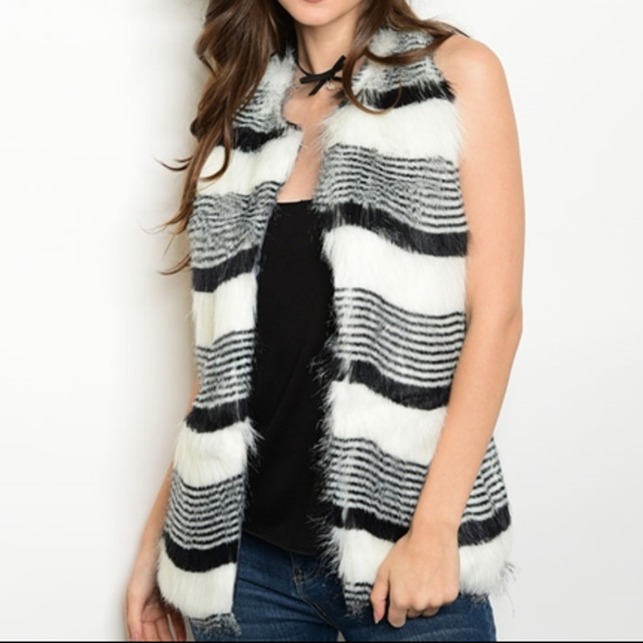 OPAL Faux Fur Vest - Picture 3 of 4