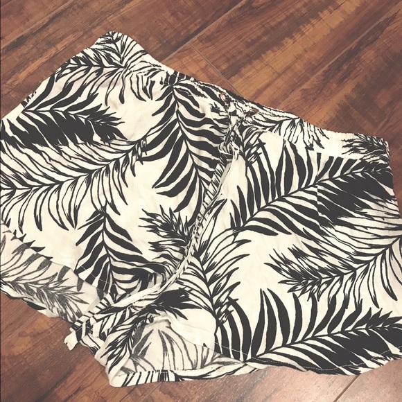 SOLDPacsun Patterned Shorts