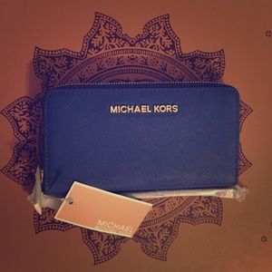Michael Khors jet set travel wallet
