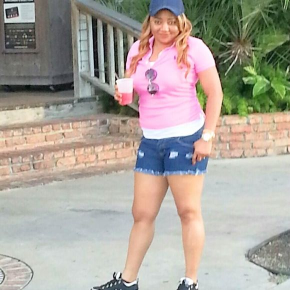 Meet your Posher, Vanesa - Picture 1 of 1