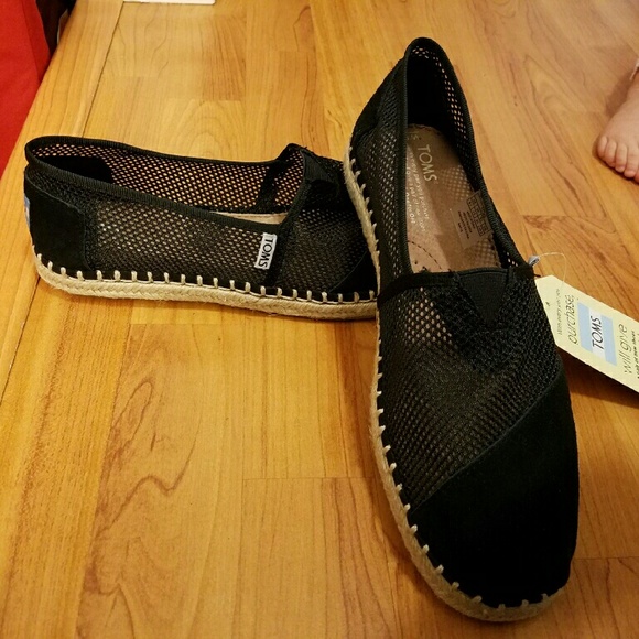 Nwt mesh toms