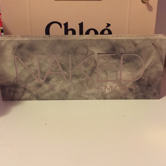 Urban Decay- Naked SMOKY Palette NEW