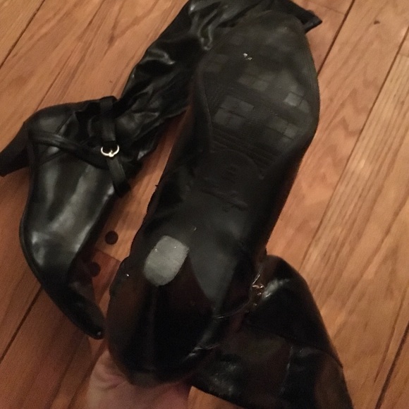 Patent heeled boots - Picture 4 of 4