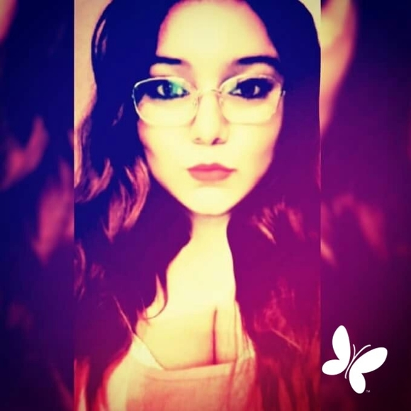 Meet your Posher, Mari - Picture 1 of 1