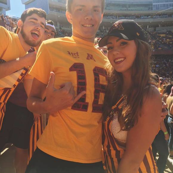 Meet your Posher, Nicole - Picture 1 of 1