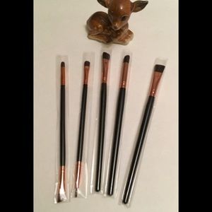 The eyes have it 5PC 7 brush set✨ EVERYTHING eyes.