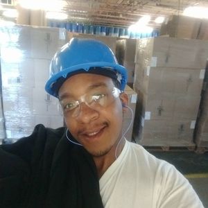 Meet your Posher, Derrick