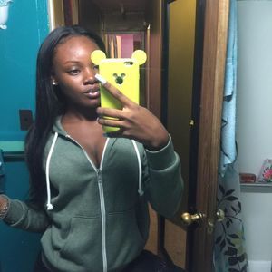 Meet your Posher, Shea