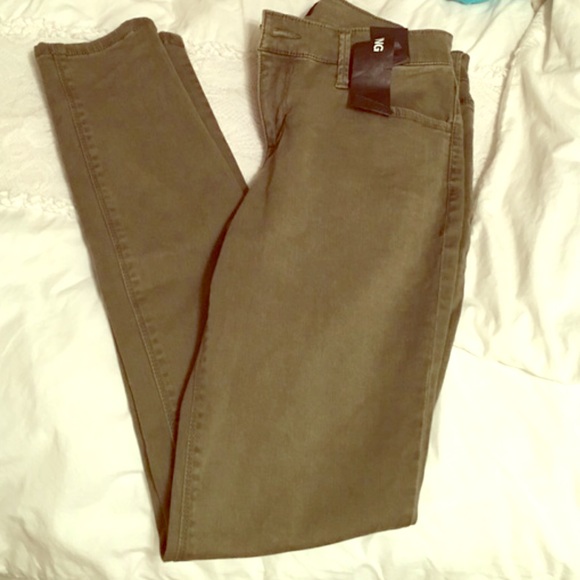Express jeans. NWT never worn