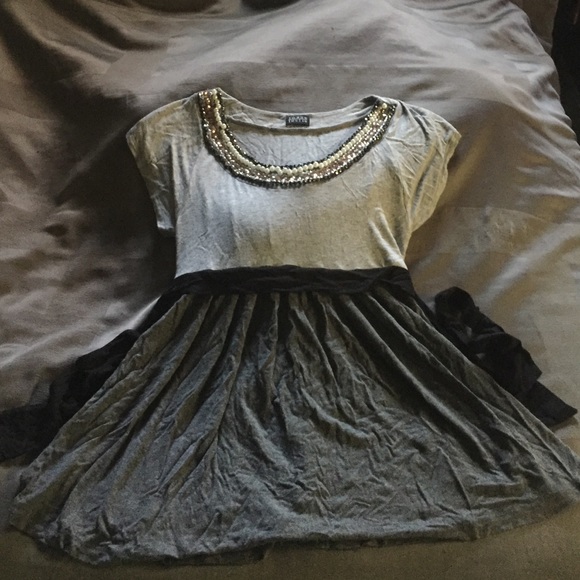 gray Joyce Leslie top with beading around the neck