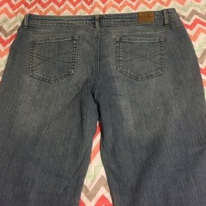 Aeropostale Chelsea Bootcut Curvy 17/18 Jeans