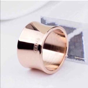 Rose gold ring