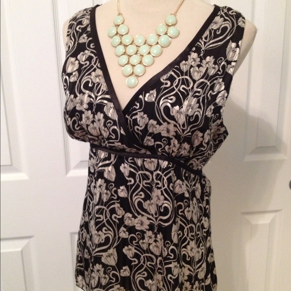 White House Black Market Black and Ivory Top