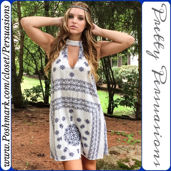 LAST ONE‼️ NWT Double V-Neck Printed Shift Dress - Picture 2 of 4