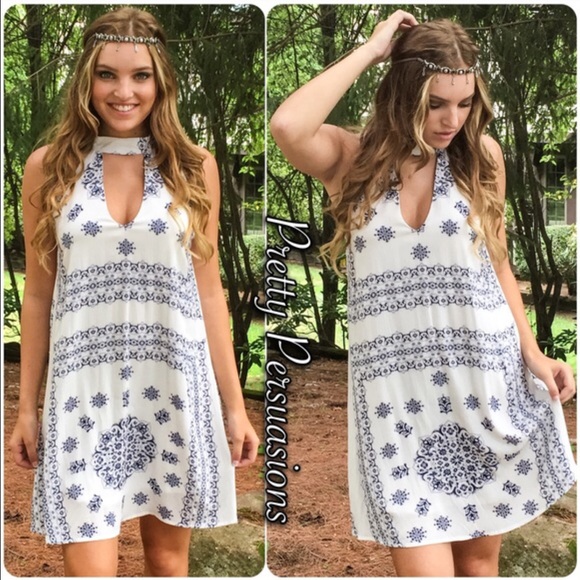 LAST ONE‼️ NWT Double V-Neck Printed Shift Dress - Picture 3 of 4