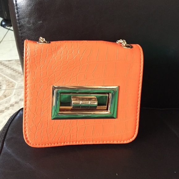 Orange purse - Picture 1 of 3