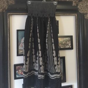 Pretty skirt by Lapis.