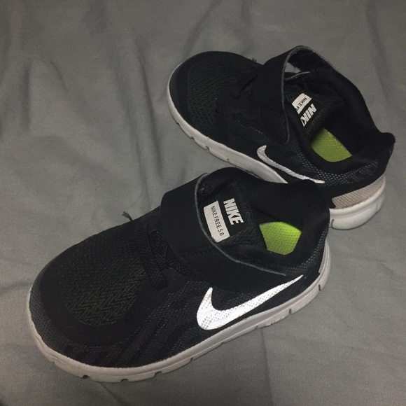 Kids Nike free 5.0 size 6C