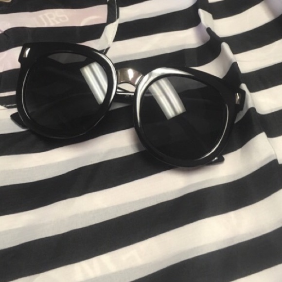 Big retro sunglasses