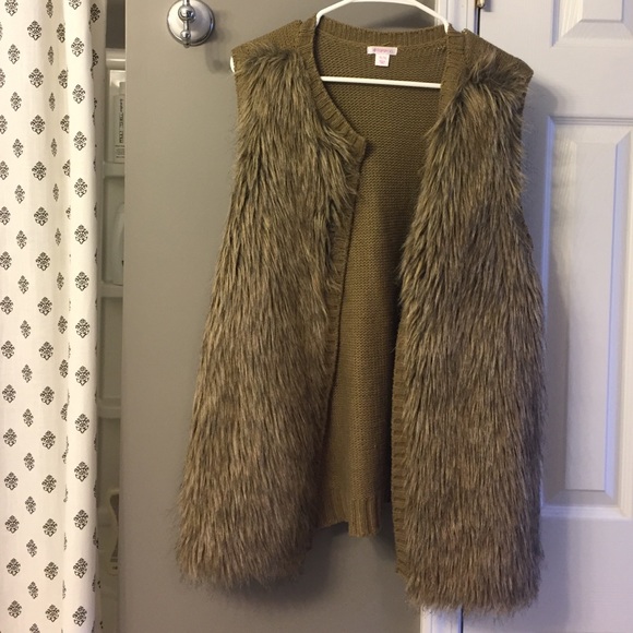 XL Xhilaration Tan Fur Vest w/ Knitted Back