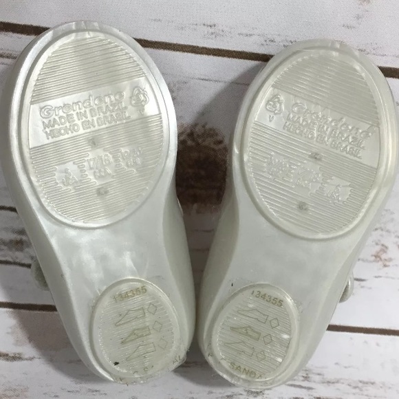 SOLD Mel by Melissa Ivory Pearl Mary Janes - Picture 4 of 4