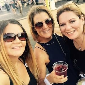 Meet your Posher, Leslie