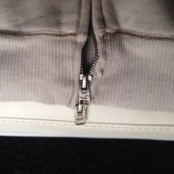 Hollister zip up - Picture 3 of 3