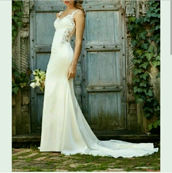 wedding dress willowby cora like new open back