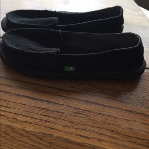 Women's Sanuk black canvas shoes