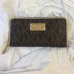 Michael Kors Wallet!