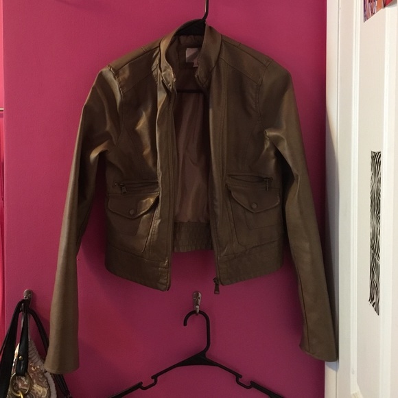 SMALL TAN LEATHER JACKET