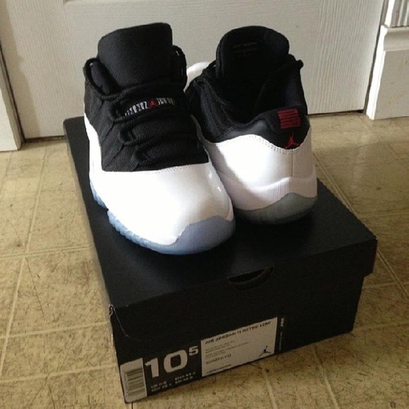 Jordan low top 11s - Picture 1 of 1