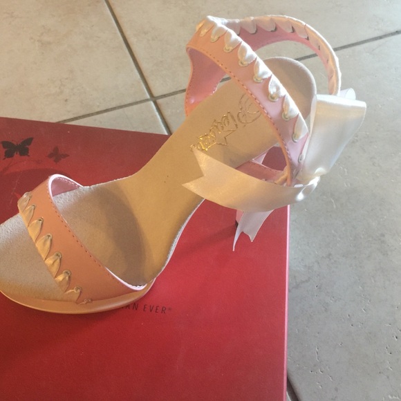 Pleaser Pink bow shoe