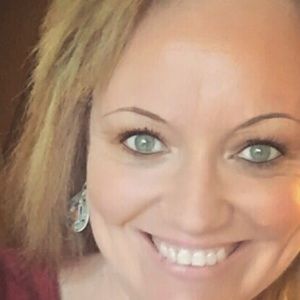 Meet your Posher, Elaine