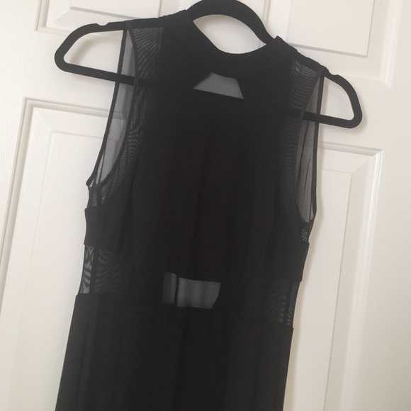 black dress - Picture 2 of 4