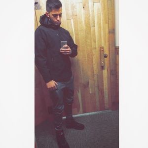 Meet your Posher, Hunter