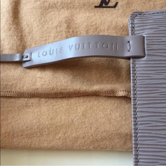 Louis Vuitton waist pouch - Picture 3 of 4